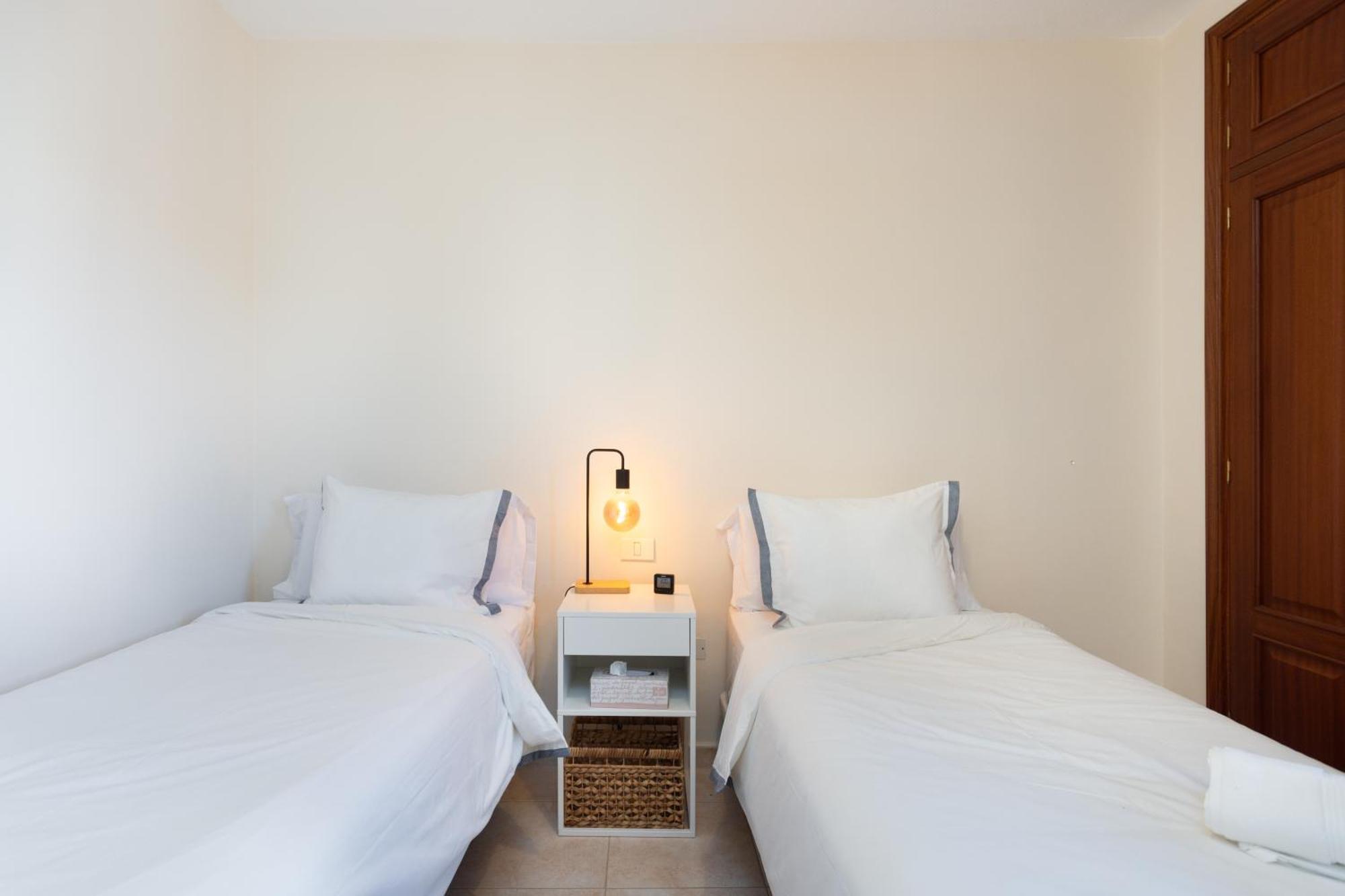 Home2Book Design & Luminous Apt Santa Cruz Center Εξωτερικό φωτογραφία