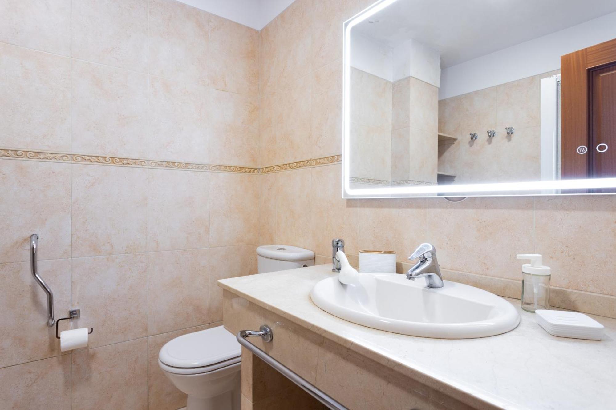 Home2Book Design & Luminous Apt Santa Cruz Center Εξωτερικό φωτογραφία